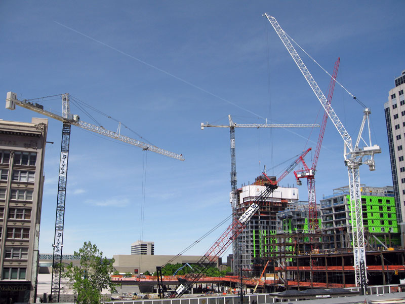 Luffing tower crane series